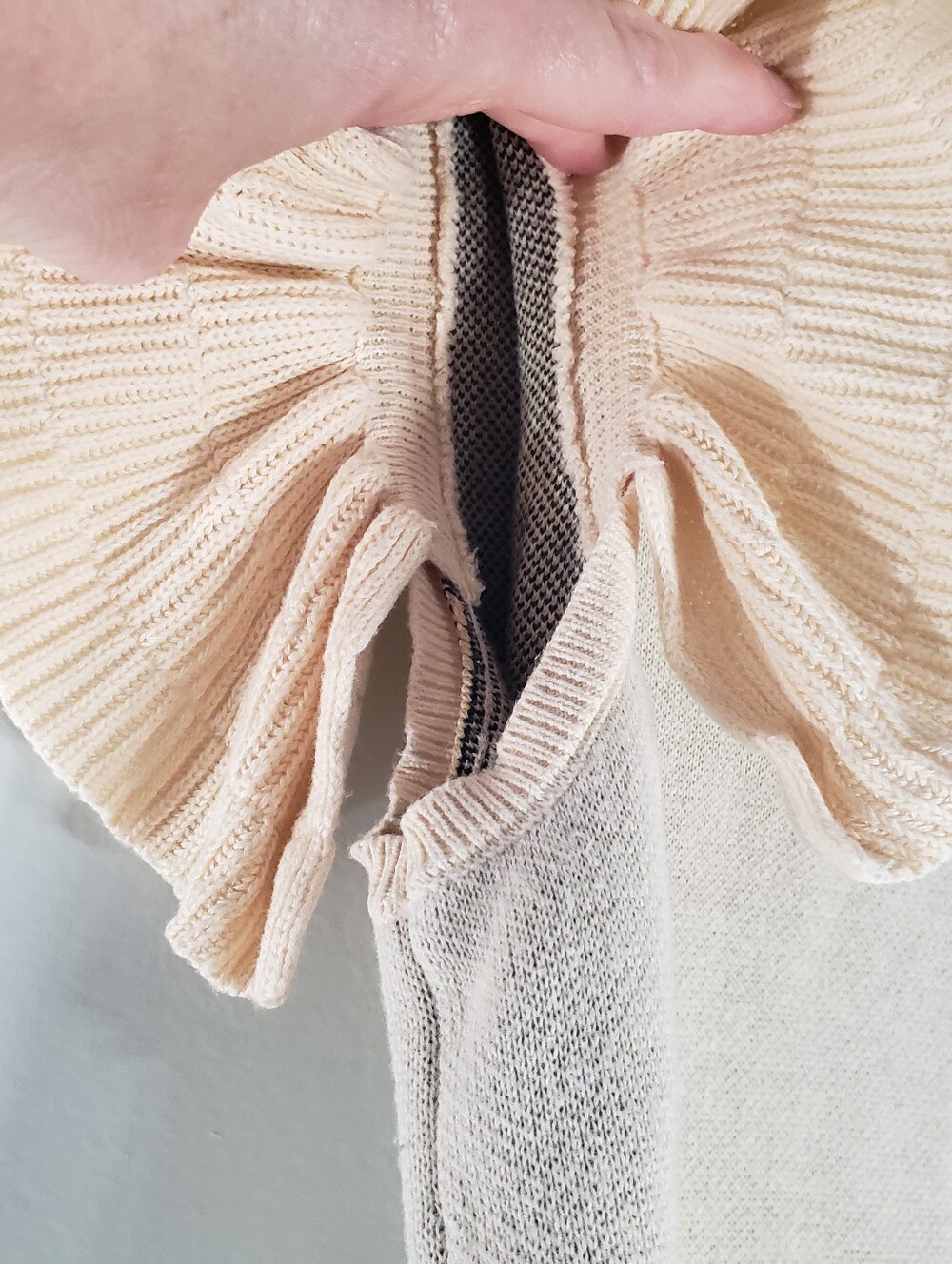 Entro Cheetah Print Sweater Medium Cream Flutter Ruffle Sleeve Cropped Preppy - Picture 4 of 9